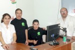 Personal médico y pacientes encargados de las transmisiones de Radio Esperanza, posaron para Diario El Trabajo.