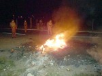 Personal de Carabineros evitó perseguir a los causantes de los desórdenes y procedió a disolver las barricadas, ayudados por Bomberos.