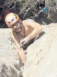 El propio Abraham Navia es un deportista que enseña con aplomo y confianza, a otros deportistas.