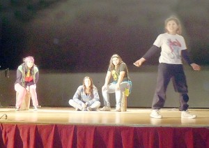 Las propias alumnas del establecimiento participaron en la Obra de Teatro ‘Las Tristes Primaveras de Humo’, a través de la que se sensibilizó respecto de esta problemática de las drogas.