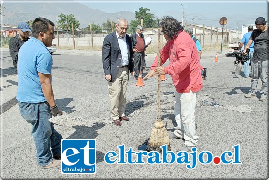 El Alcalde Patricio Freire llamó a los vecinos a informar de la aparición de nuevos forados para taparlos antes de que crezcan.