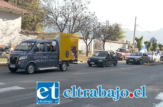 Las caravanas cruzaron por distintos puntos de la provincia de San Felipe para exigir que el menor pueda regresar con sus padres guardadores.