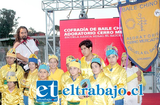 BAILES CHINOS.- La Cofradía de Baile Chino Adoratorio Cerro Mercacha, de la comuna de Los Andes, recibió su galardón en la categoría ‘Actividad cultural de participación ciudadana’.