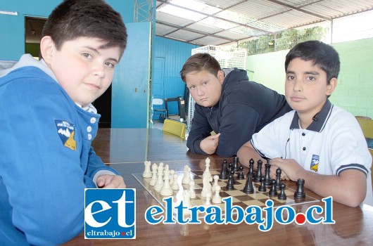 LOS TRES MOSQUETEROS.- Aquí tenemos a los únicos niños de Aconcagua que este año participarán en este XIII Festival Sudamericano de la Juventud Chile 2016.