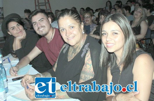 JURADO DE LUJO.- Ellos son la ganadora del programa de TV The Voice 2016, la joven Javiera Flores, así como por los cantantes Carolina Rosinelli, Roberto Adasme y Angie Jorquera.