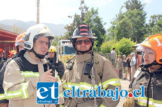 Personal Unidad Hazmat del Cuerpo de Bomberos de Los Andes concurrió a colabortar con Bomberos de Putaendo.