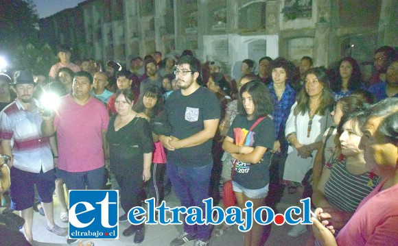 PARA ESTA SEMANA.- Se recomienda a quienes quieran ir la noche del jueves o viernes de esta semana, llevar pequeñas linternas.