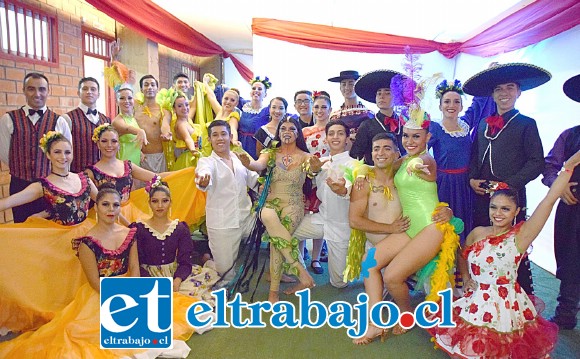 Aquí tenemos al elenco del Ballet Folclórico de San Felipe, posando para las cámaras de Diario El Trabajo.