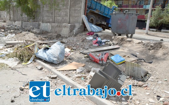 También nuestras cámaras detectaron otros basurales, pero aparentemente generados por los mismos vecinos de Encón.