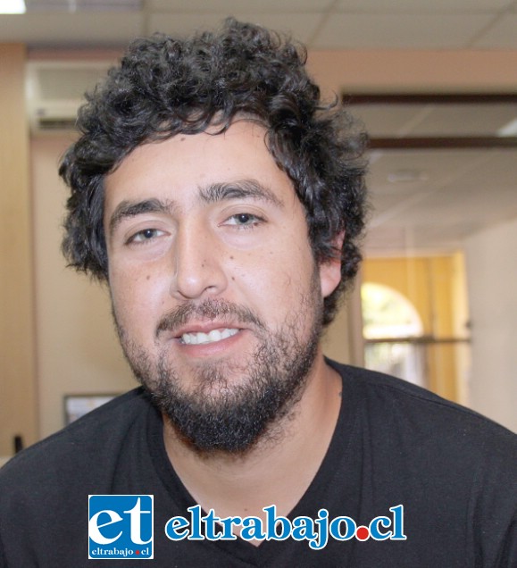 Nicolás Cabrera, escritor y cantautor de Radio Lennon.