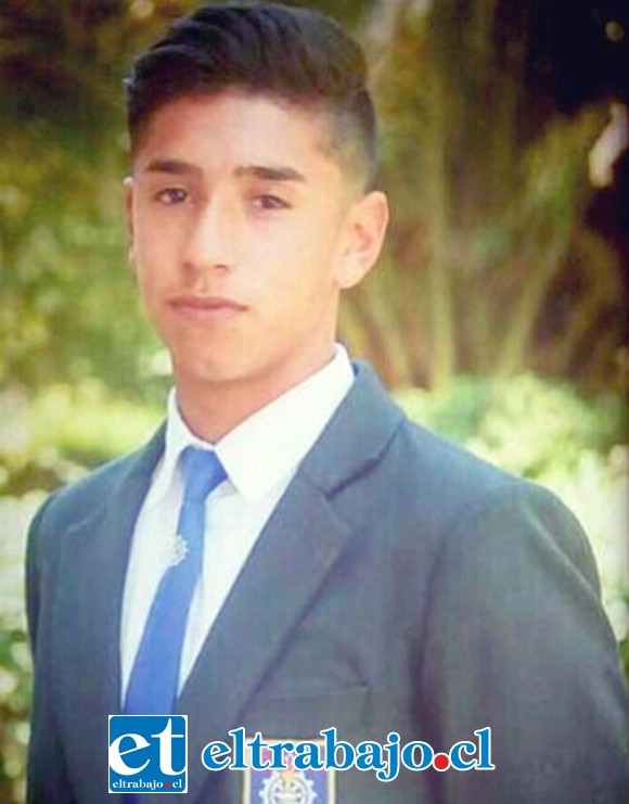 Santiago Poblete Arredondo, exalumno de la Escuela Industrial de San Felipe, permanece grave en el Hospital Clínica de la Universidad Católica en Santiago.