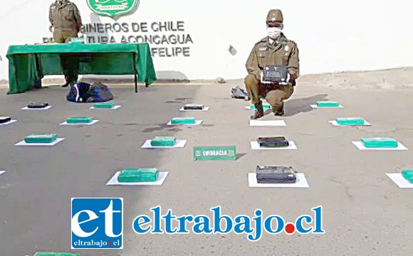 Personal de OS7 de Carabineros Aconcagua incautó 73 kilos de cocaína, dos vehículos, teléfonos celulares y dinero en efectivo desde el Peaje Las Vegas de Llay Llay.