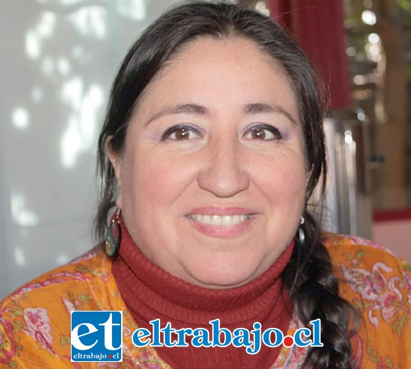 Lorena Véliz, representante de la organización que desarrolla esta jornada.