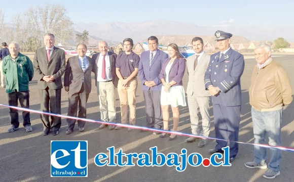 PISTA NUEVA.- Este martes en horas de la tarde fue inaugurada esta nueva pista de aterrizaje, lo que representa un mejor ambiente para los vecinos, y mejores condiciones de aterrizaje y despegue para los pilotos.