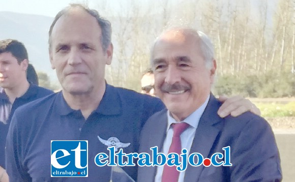 El alcalde Patricio Freire recibió el cariño por parte del club aéreo de nuestra comuna.