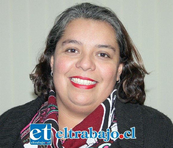 Educadora de párvulos y licenciada en Educación, Natalia Leiva Miranda, directora de la escuela.