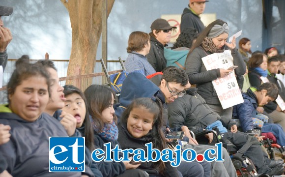 TODOS UNIDOS.- Los estudiantes de la Escuela Especial Sagrado Corazón se esforzaron mucho para desarrollar esta presentación.