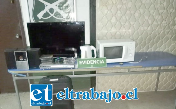 Las especies fueron incautadas por Carabineros la tarde de este lunes en una vivienda de la Villa Los Ríos de Putaendo.
