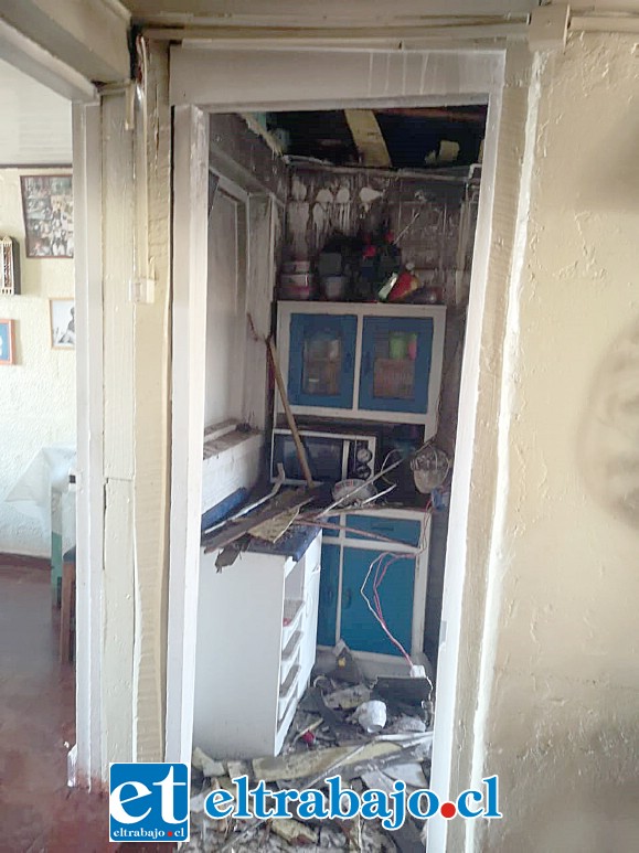 El incendio afectó a una cocina de un inmueble ubicado en la Población Pedro Aguirre Cerda de San Felipe.