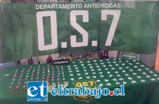 El operativo ejecutado por el OS7 de Carabineros en la comuna de Llay Llay, arrojó como resultado el decomiso de una cantidad importante de pasta base y clorhidrato de cocaína, siendo actualmente juzgada una mujer apodada la ‘Tía Chela’, quien deberá cumplir 5 años y un día de cárcel.