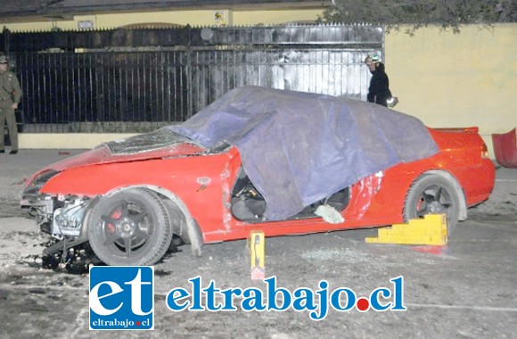 En la intersección de esa arteria con Calle Lagarrigue colisionaron este automóvil Honda que iba de oriente a poniente con un Hyundai que venía en sentido opuesto.