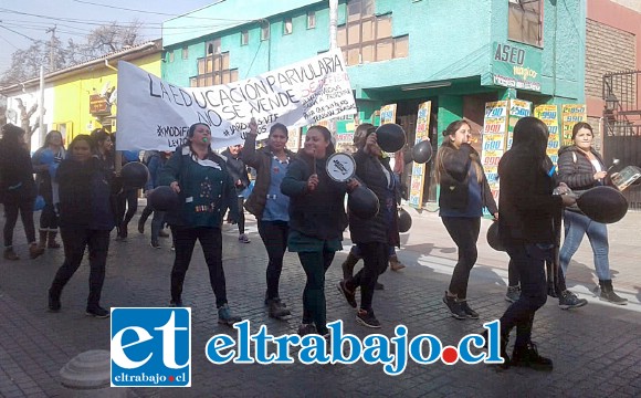 ‘La Educación Parvularia No se vende’, reza uno de los carteles.