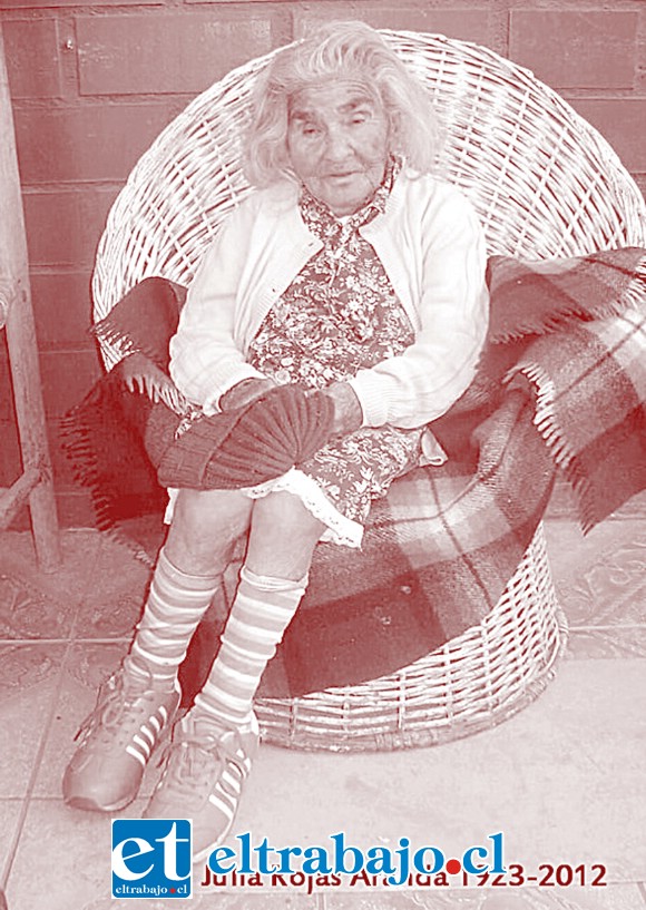JULITA.- Acá una de las vecinas fundadoras de Algarrobal, Julita Rojas Aranda.