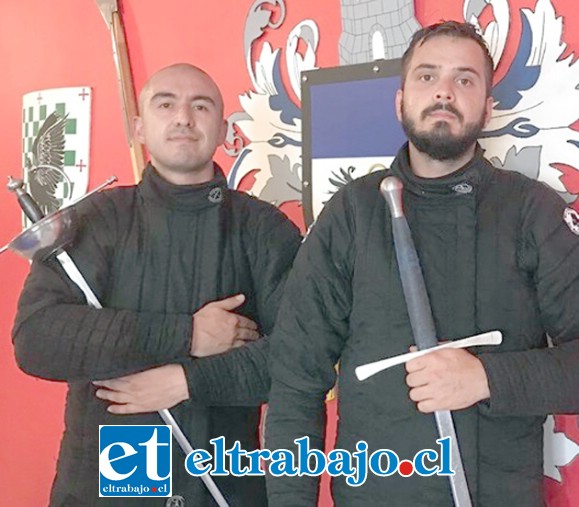 COLOMBIA PRESENTE.- Representando a Colombia, Jonathan Duarte Ariza y Ronald Morales, de la Sala de Armas 1492.