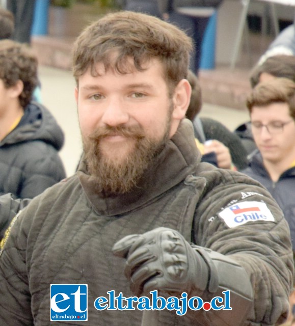 Tomás Suazo, instructor de esgrima de la Seha (Sociedad de Esgrima Histórica de Aconcagua).