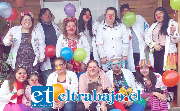 A REIR TODOS.- Ellos son parte de la gran agrupación Clownrisas Aconcagua Tito Araña, que tiene sede en Llay Llay, pero opera en todo el Valle de Aconcagua.