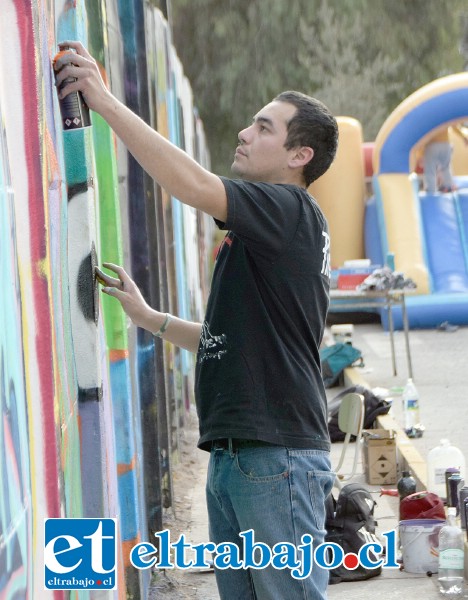 SIEMPRE EL ‘WASA’.- Otro que hizo de las suyas es ‘Wasa’, un experimentado pintor de grafiti de Catemu, este artista dejó su huella en el Liceo Corina Urbina de San Felipe.