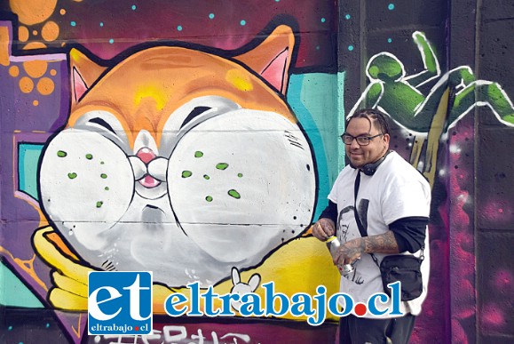EL GATO DEL AÑO.- Aquí tenemos a Sebastián Barrientos, pintor y tatuador de Llay Llay, este artista del Grafiti, con este tremendo gato glotón bien dibujado, un trabajo impecable.