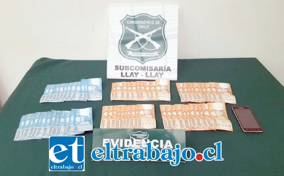Carabineros recuperó parte del dinero sustraído por los delincuentes tras el asalto.