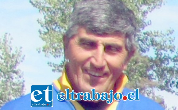 Acá con la camiseta de uno de los tantos clubes amateur que defendió.