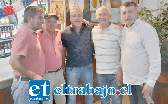 Otro grupo de grandes próceres del fútbol sanfelipeño posando para ‘El Trabajo’.