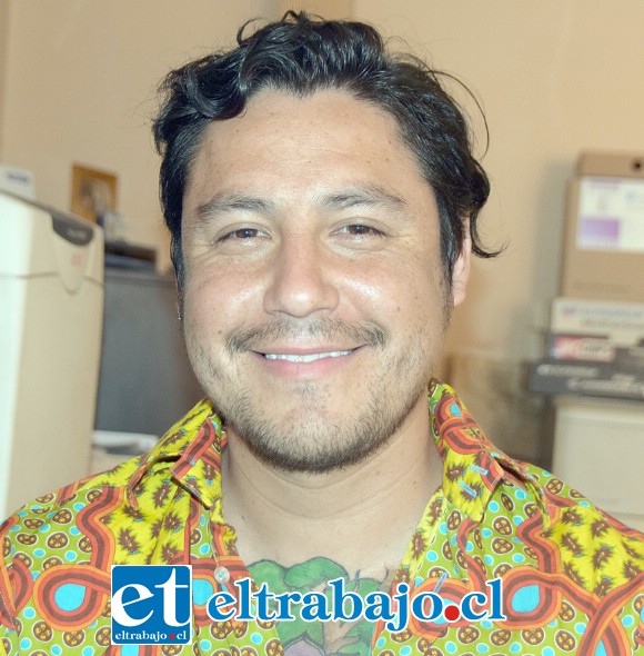 Alejandro Arévalo, director de la banda sanfelipeña PAPA (Por Aquí Pasan Aviones).