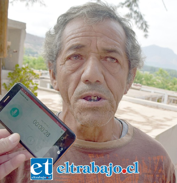 Omar Antonio ‘Pachuco’ Aguayo Toro, desde hace 36 años labora en ese lugar como panteonero.