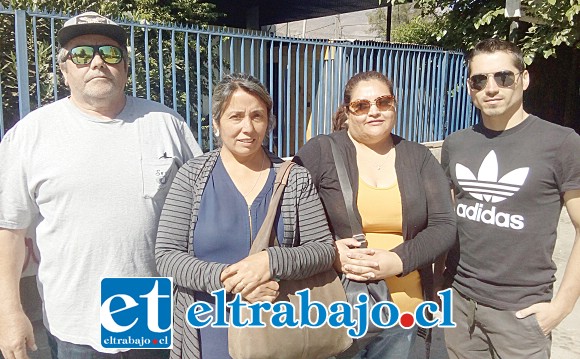 Segunda de izquierda a derecha, Beatriz Moreno, presidenta del Cuarto B del Colegio Pumanque.