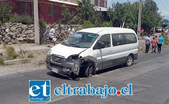 El furgón involucrado en el accidente de tránsito ocurrido ayer domingo.