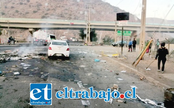 Las bencineras Shell y Copec ubicadas en Avenida Manso de Velasco, fueron saqueadas por los manifestantes.