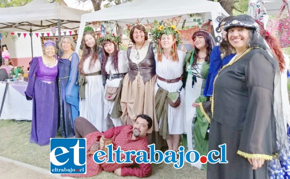 GRATIS PARA TODOS.- Ritmo, atuendo y música medieval hoy en el Roberto Barraza a partir de las 18:30 horas.
