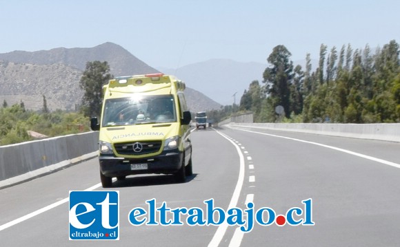 Personal del Samu concurrió al lugar del accidente para asistir a los lesionados.