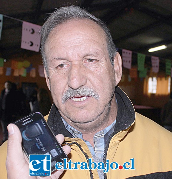 Luis Ortiz Veloso, conocido vecino y expresidente de la junta de vecinos El Asiento.