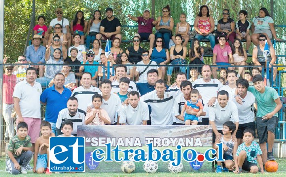 PODERÍO DEMOSTRADO.- El Club Deportivo Colunquén, de Panquehue, desafiantemente conquistó el tercer puesto del torneo, venciendo 2-1 al anfitrión Club Deportivo Juventud La Troya.