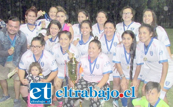 CAMPEONAS 2019.- Aquí tenemos a las troyanas, ellas ganaron el año pasado el campeonato en su categoría.