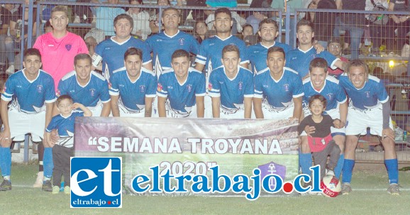 LOS ANFITRIONES.- El Club Deportivo Juventud La Troya fue el anfitrión del torneo, ocupando el cuarto lugar.