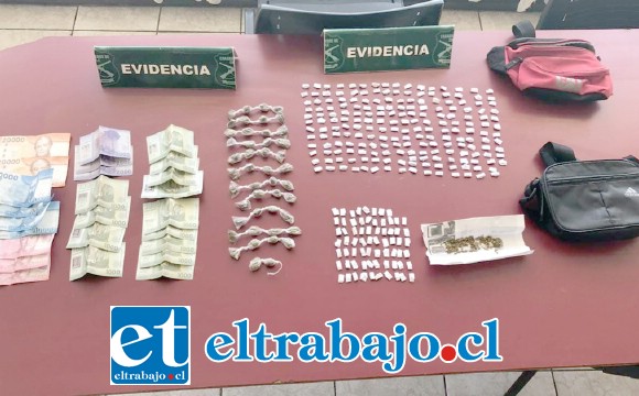 Personal de la SIP de Carabineros incautó papelillos de pasta base, bolsas de marihuana y dinero en efectivo en poder del imputado de 21 años de edad.