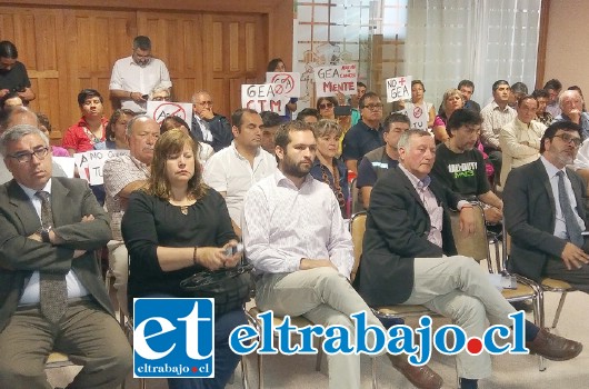 Vecinos, dirigentes y alcaldes de distintas comunas del Valle de Aconcagua, junto a autoridades regionales, participaron en Sesión de Comisión medioambiental del Gobierno Regional de Valparaíso.