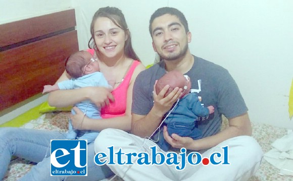 Juan Vera junto a su pareja Karime Orellana, padres de Felipe y Matteo, el último de los cuales se encuentra actualmente internado en la UCI pediátrica por Apnea.