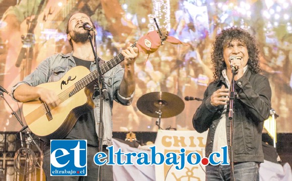Nano Stern y Robeto Márquez de ‘Illapu’, cantaron juntos en el último día del llamado ‘Carnaval de Todxs’, en un momento inolvidable y emocionante para los miles de espectadores.